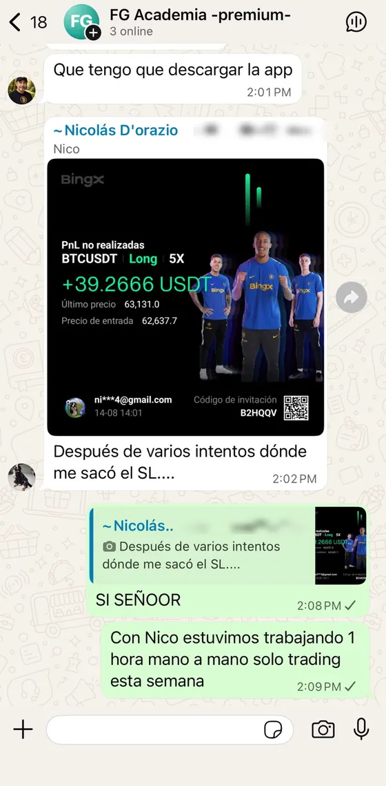 Conversación del grupo premium de WhatsApp sobre una sesión de trading.